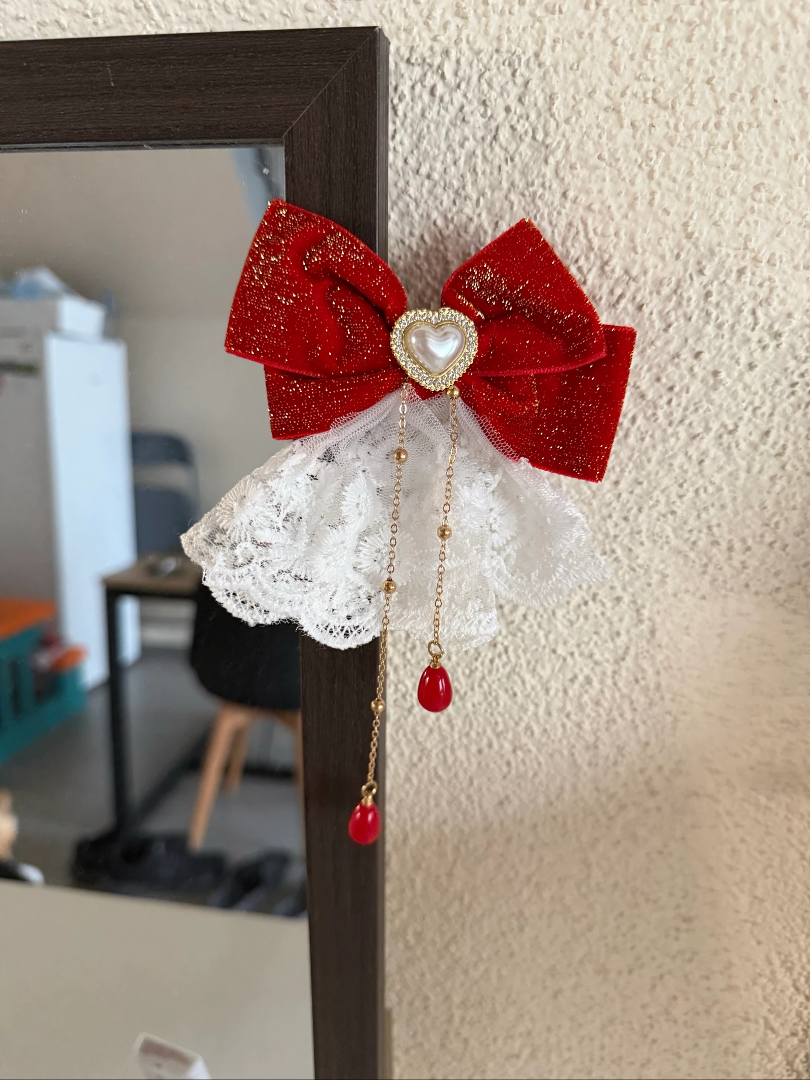 Broche flot rouge et coeur